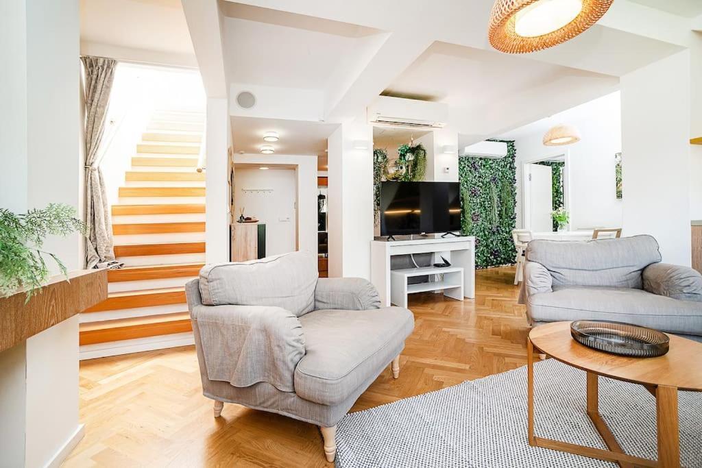 Apartment Magic With Terrace