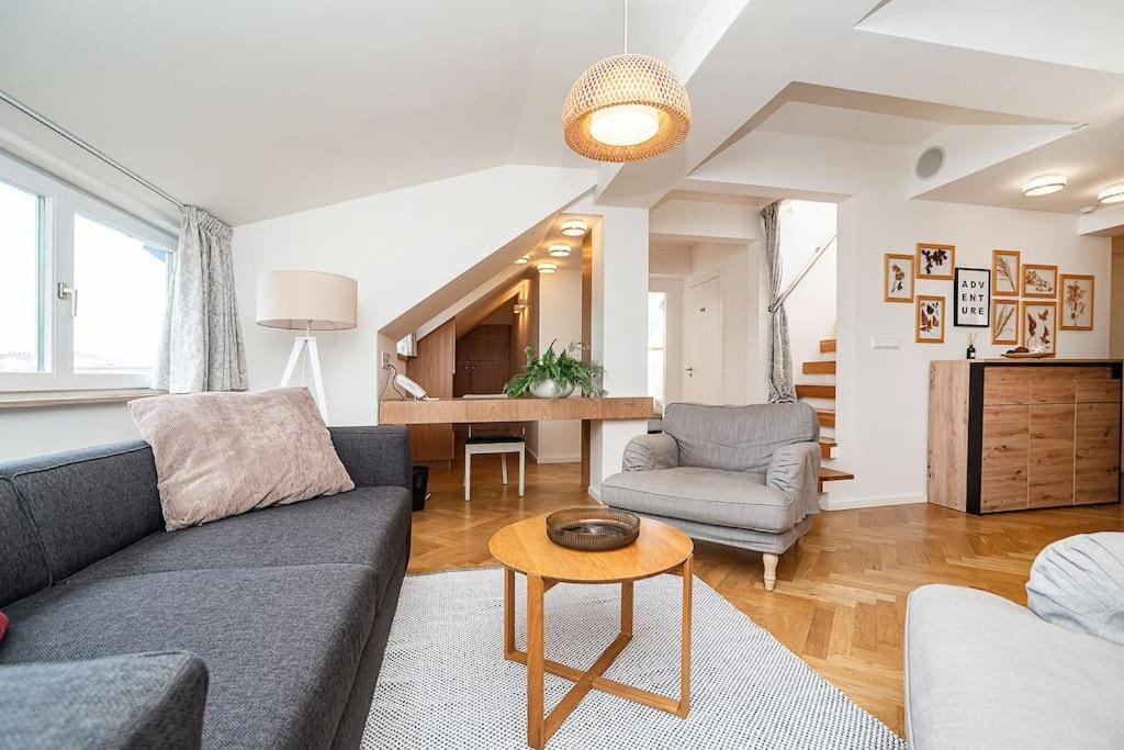 Magic With Terrace Apartment